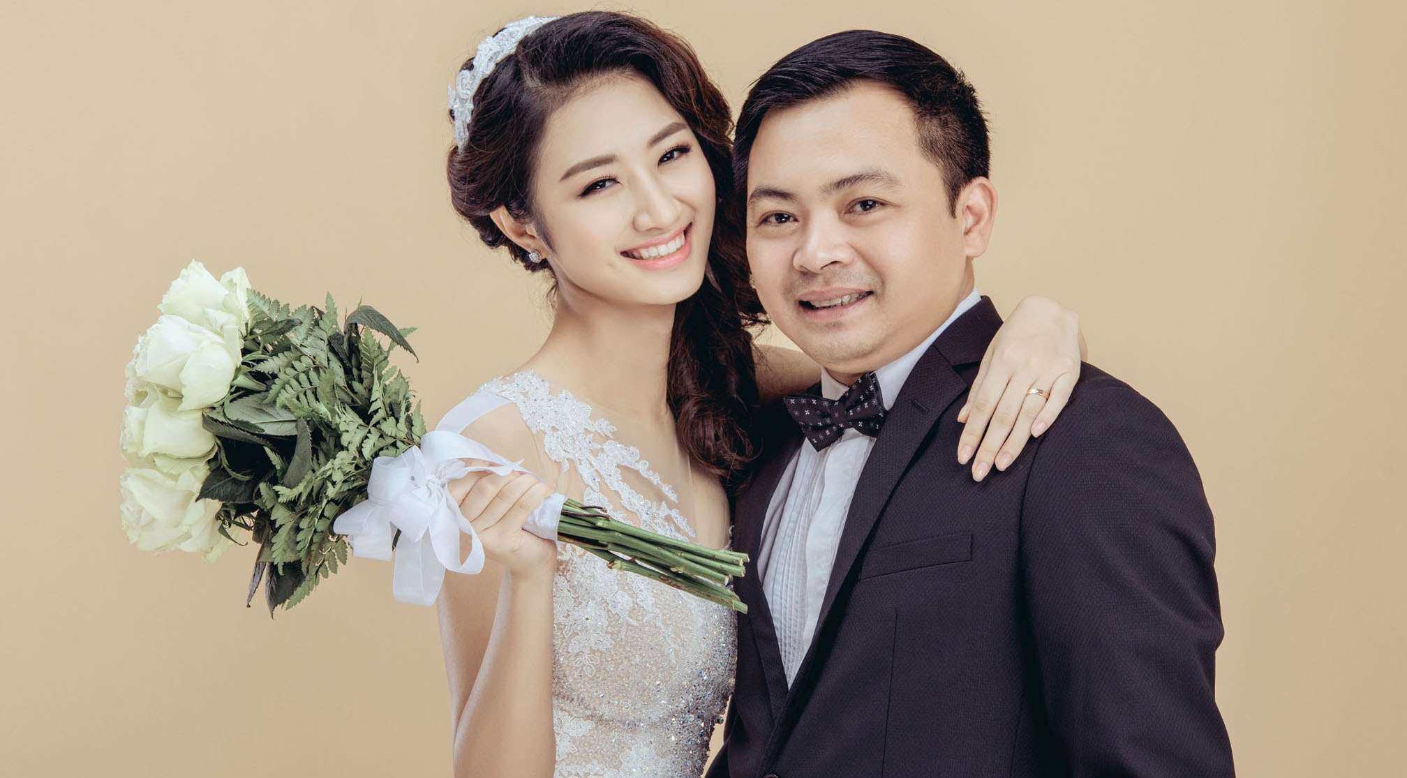 Ve dep cua hoa hau Thu Ngan trong nhung buc hinh cuoi hinh anh