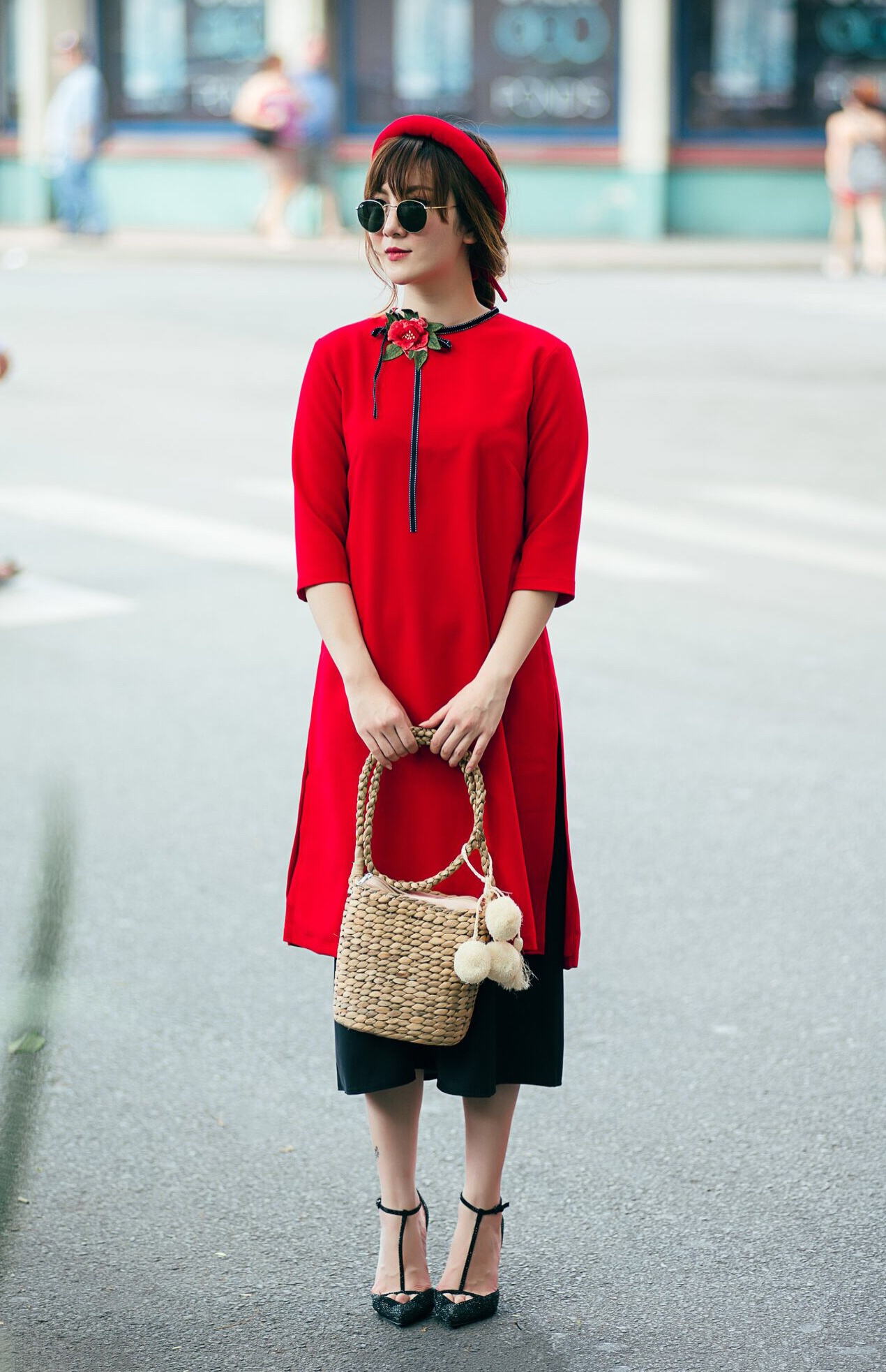 Yen Trang - Yen Nhi dao pho Tet anh 8