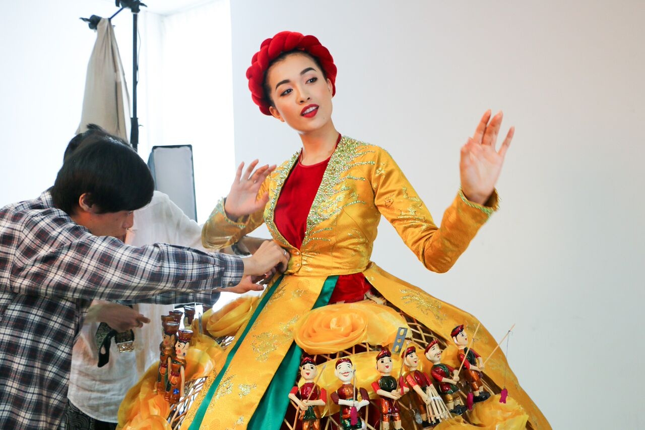 Quoc phuc cua Le Hang anh 2