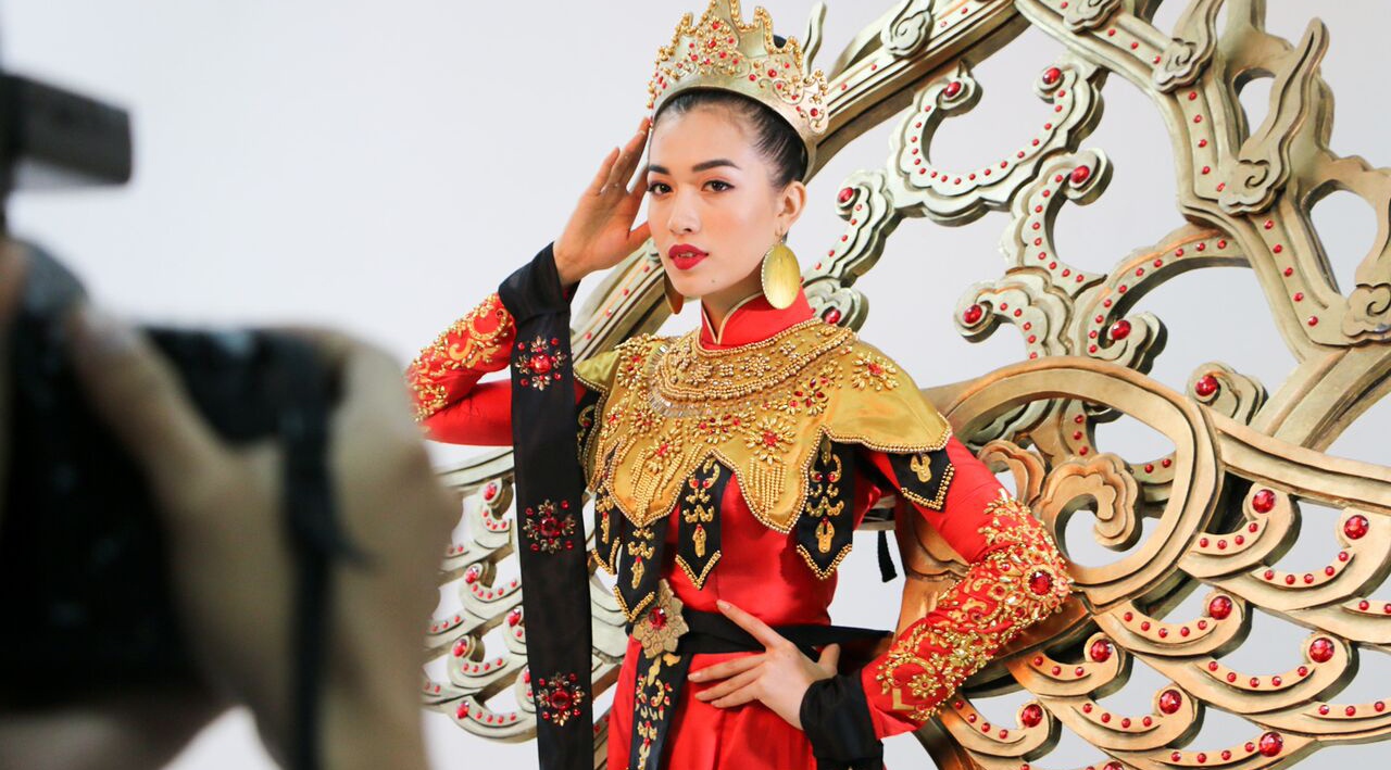 Quoc phuc cua Le Hang tai Miss Universe 2016 hinh anh