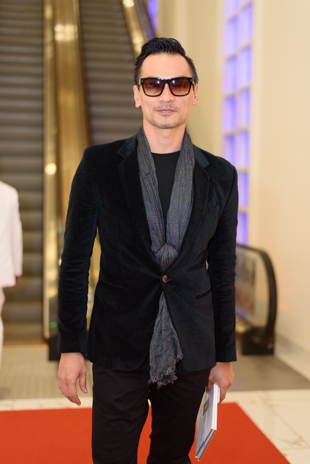 Truong Quynh Anh dien do doi cung ong xa anh 5