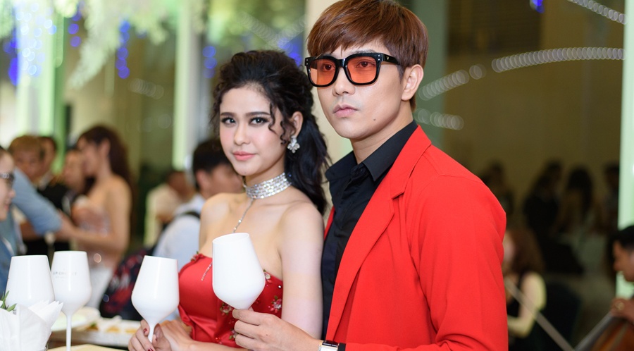 Tim - Truong Quynh Anh dien do doi o su kien hinh anh