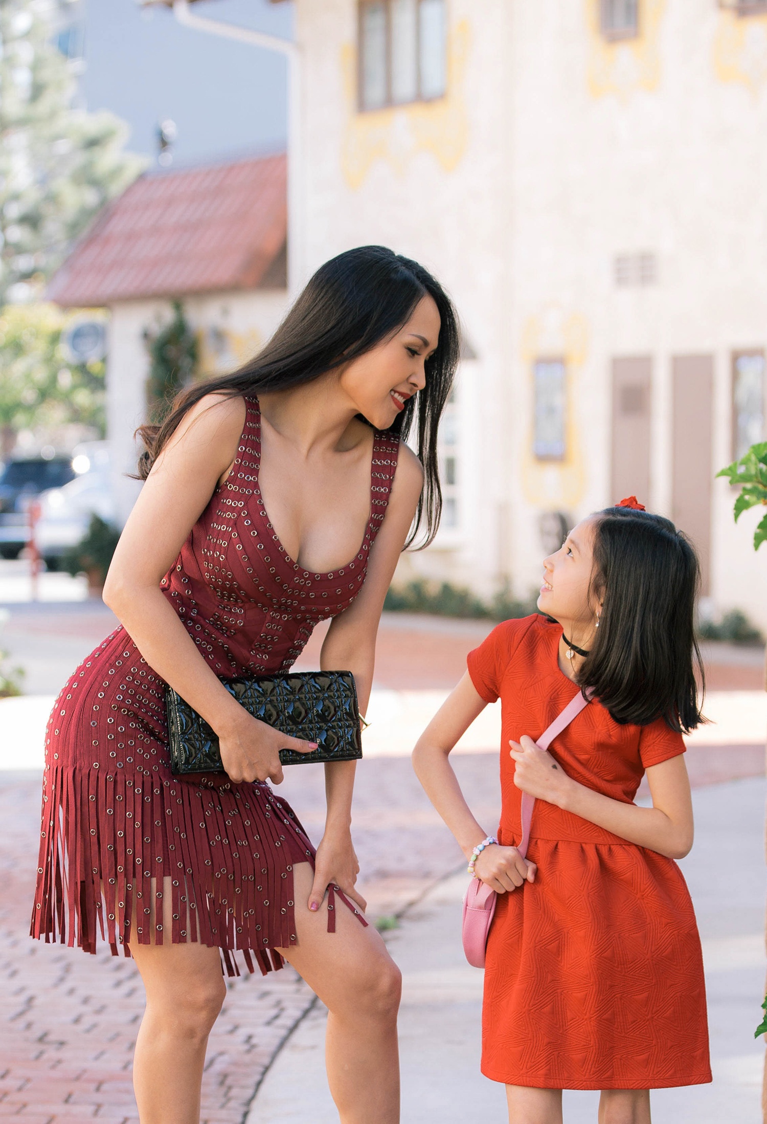 'Gai nhay' Minh Thu mac sexy dao pho anh 3