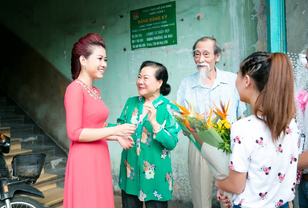 Diep Bao Ngoc tham gia dinh Manh Dung anh 4