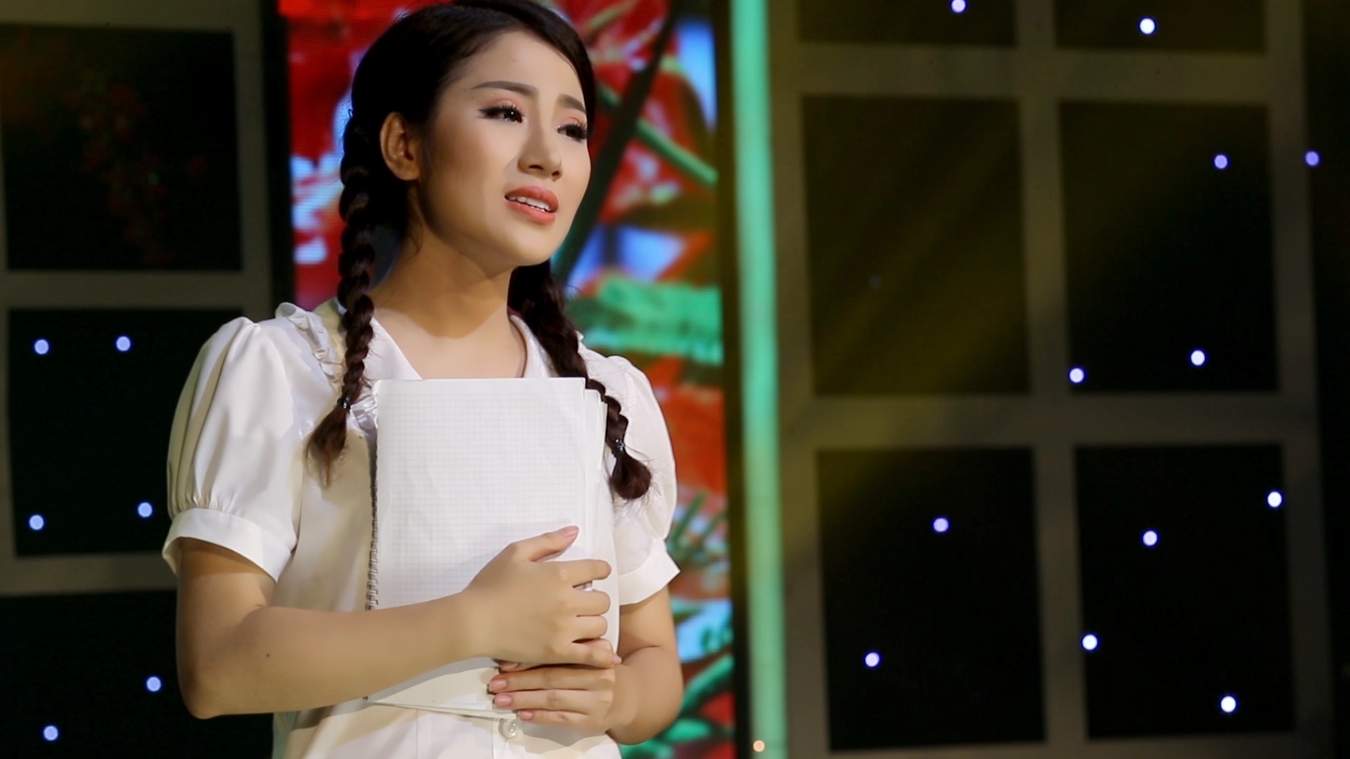 Xuan xa me - To My va To Ny hinh anh