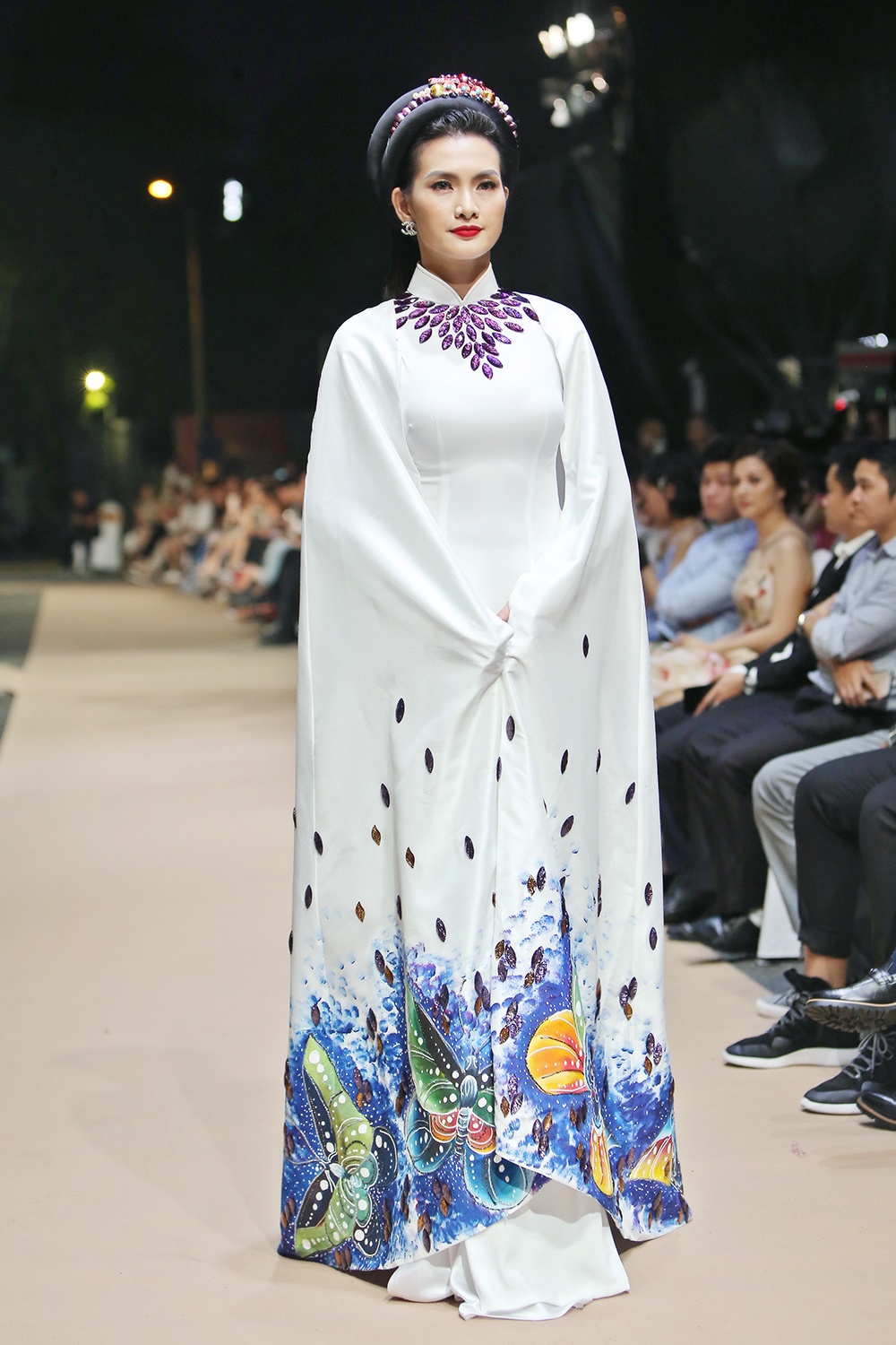 Anh Thu rang ro catwalk anh 1