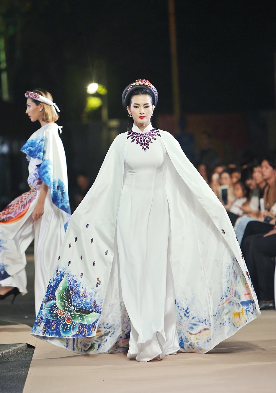 Anh Thu rang ro catwalk anh 2