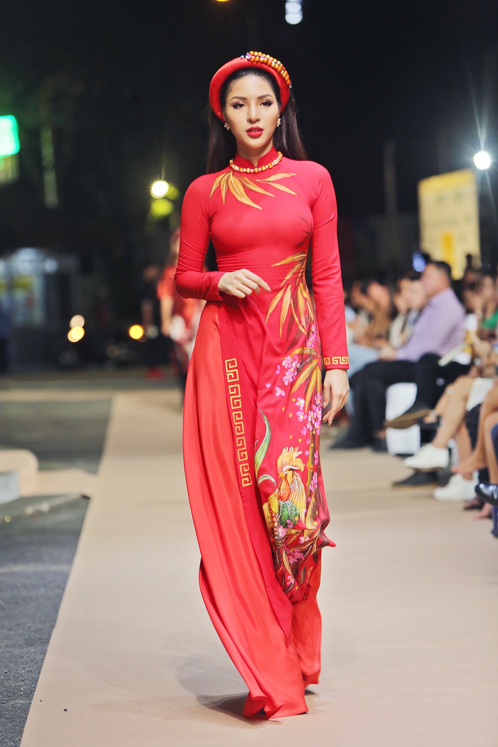 Anh Thu rang ro catwalk anh 7