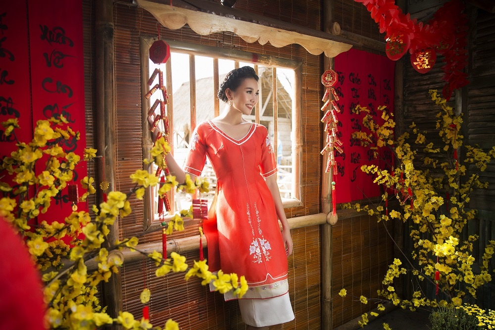 Thanh Hang duyen dang voi ao dai cach tan anh 8