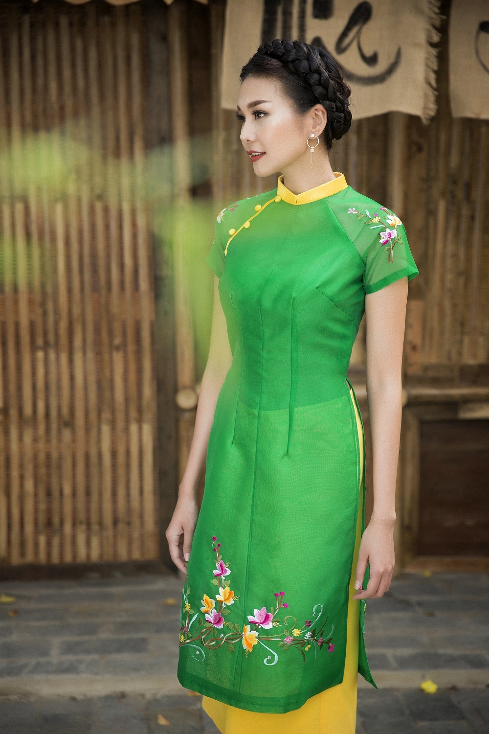 Thanh Hang duyen dang voi ao dai cach tan anh 5
