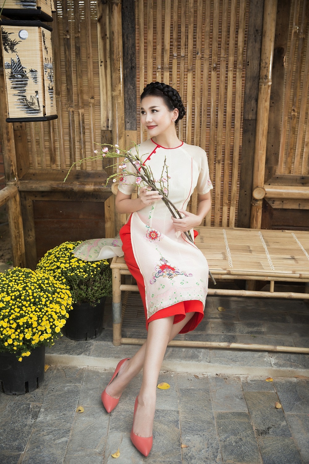 Thanh Hang duyen dang voi ao dai cach tan anh 6