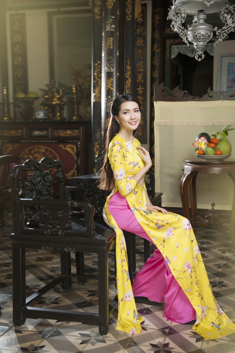 Phan Thi Mo dien ao dai nen na don xuan sang anh 7