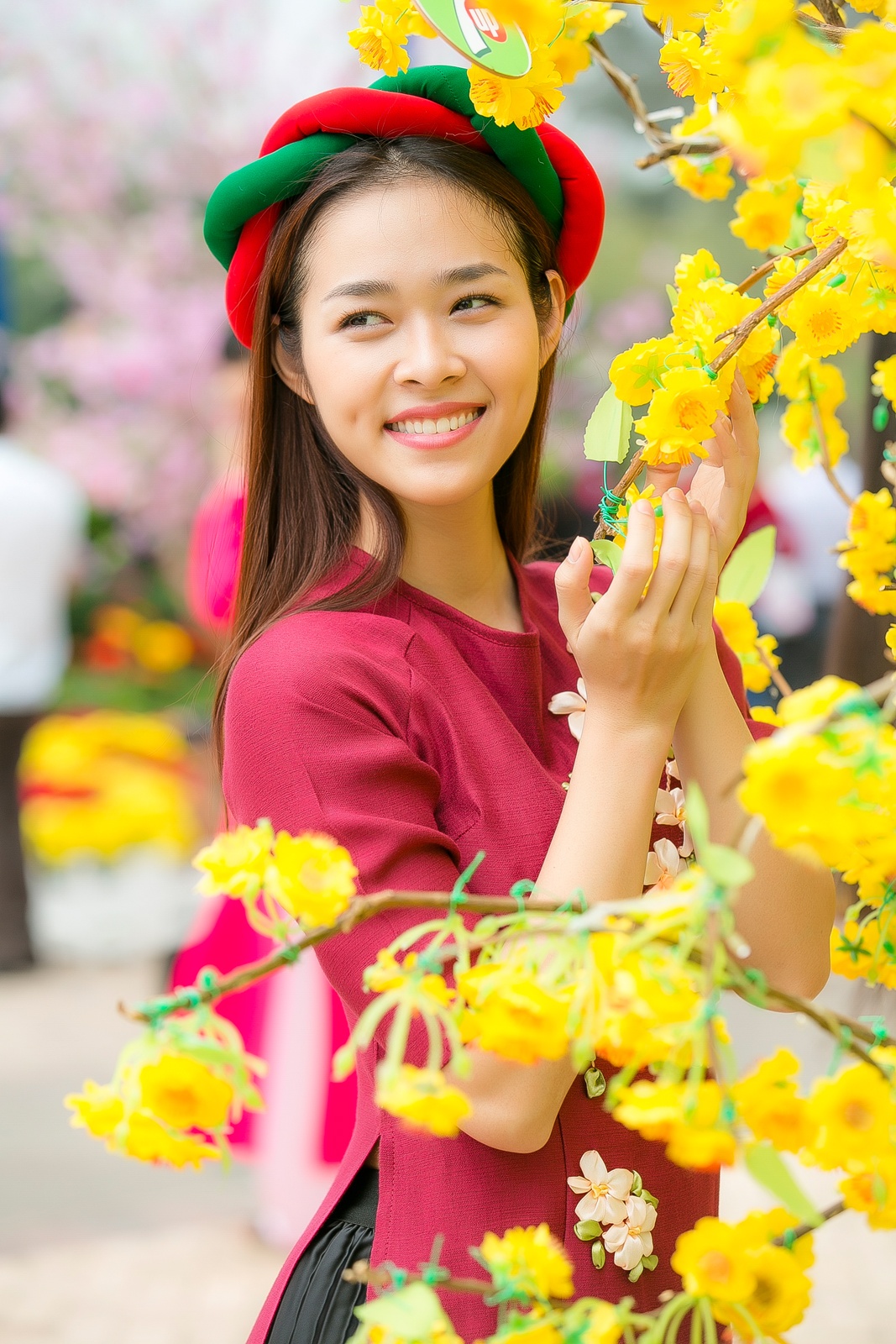 Diep Bao Ngoc cung con trai dao pho Tet anh 7