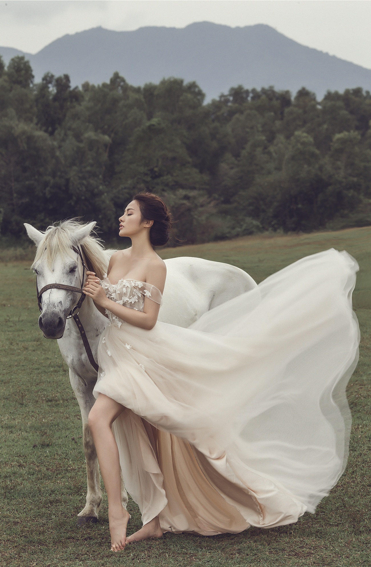 Truong Nhi quyen ru trong bo anh Tet anh 6