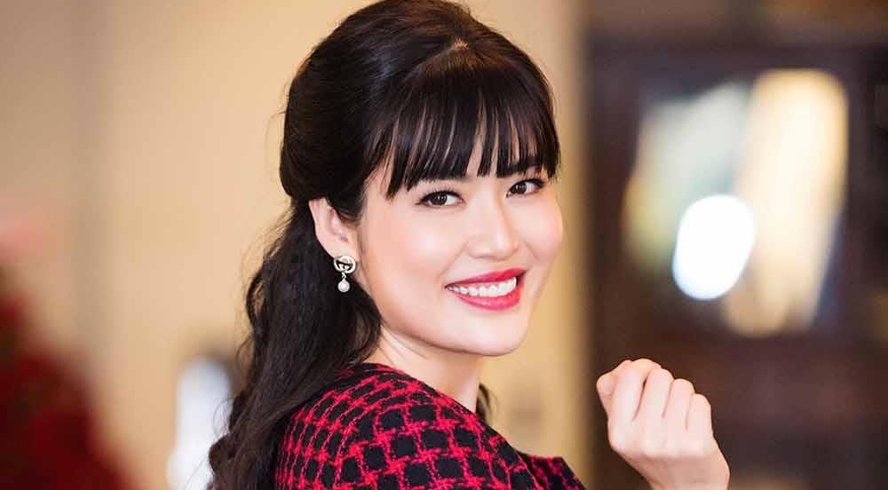 Sao Viet ke tat bat, nguoi quay quan ben gia dinh mung 1 Tet hinh anh