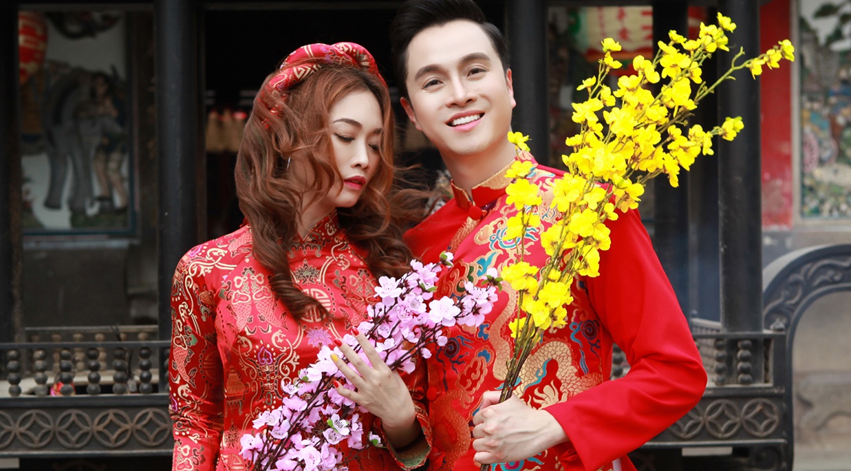 Nhat Tinh Anh tinh tu cung ban gai doanh nhan hinh anh