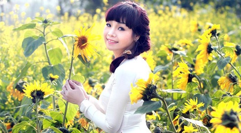 Nhac si Nguyen Vinh Tien ban chuyen Tet cung Ngoc Khue hinh anh