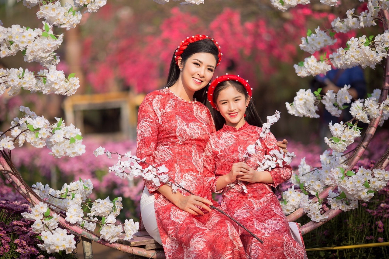 Ngoc Han dao pho Tet anh 4