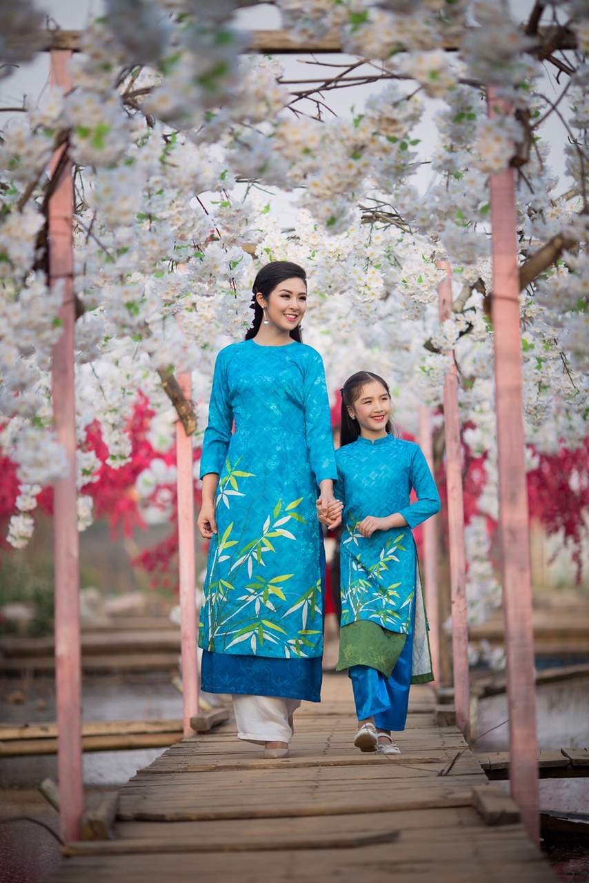 Ngoc Han dao pho Tet anh 6