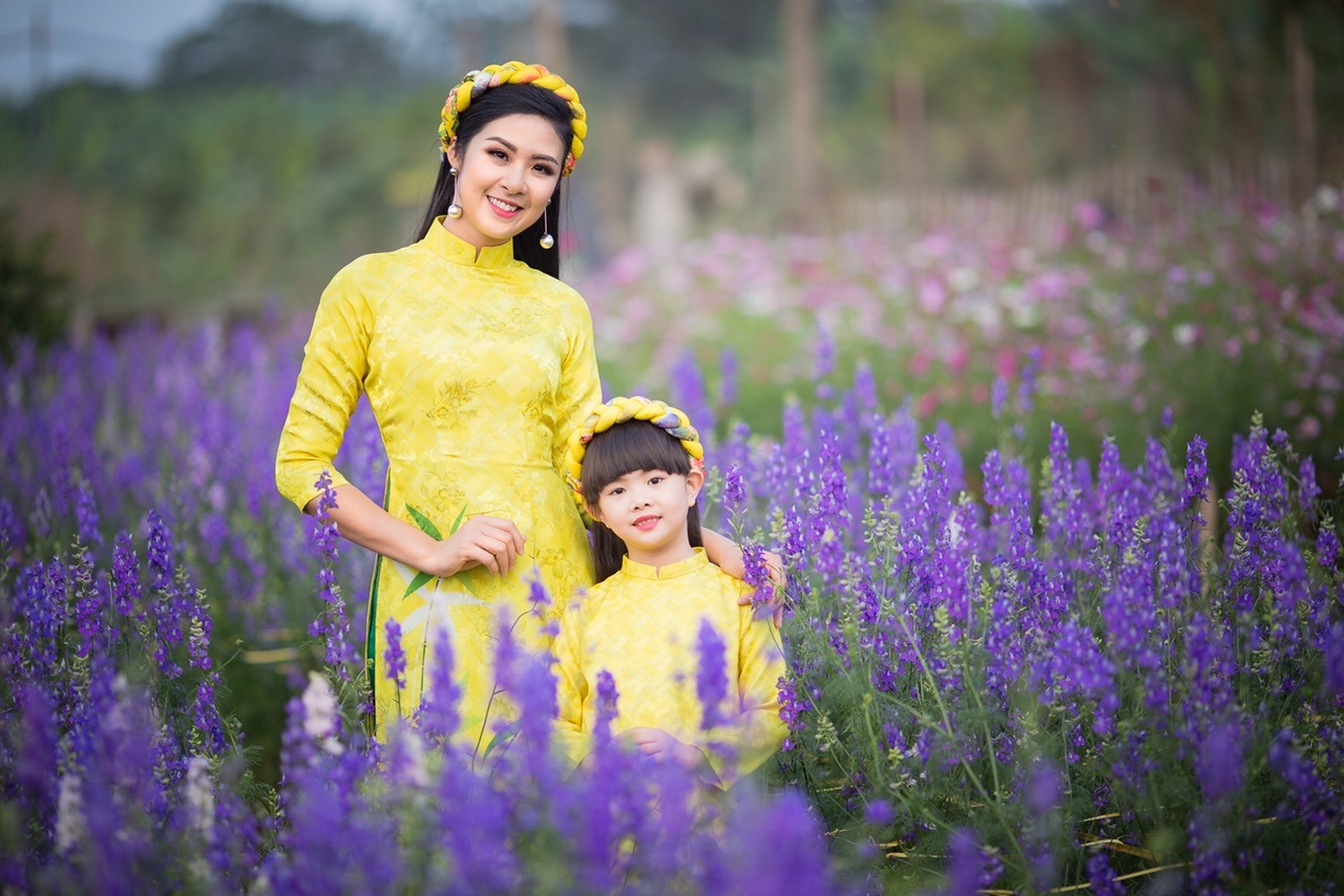 Ngoc Han dao pho Tet anh 7