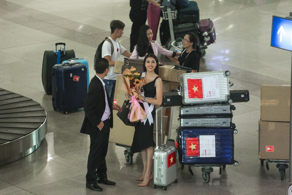 Lệ Hằng về nước sau Hoa hậu Hoàn vũ ảnh 1 Le Hang ve nuoc sau Hoa hau Hoan vu anh 1