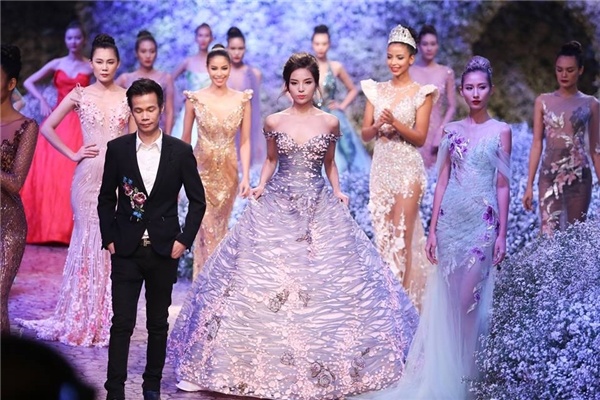 Người đẹp Việt đụng hàng Hoa hậu Hoàn vũ ảnh 3 Nguoi dep Viet dung hang Hoa hau Hoan vu anh 3