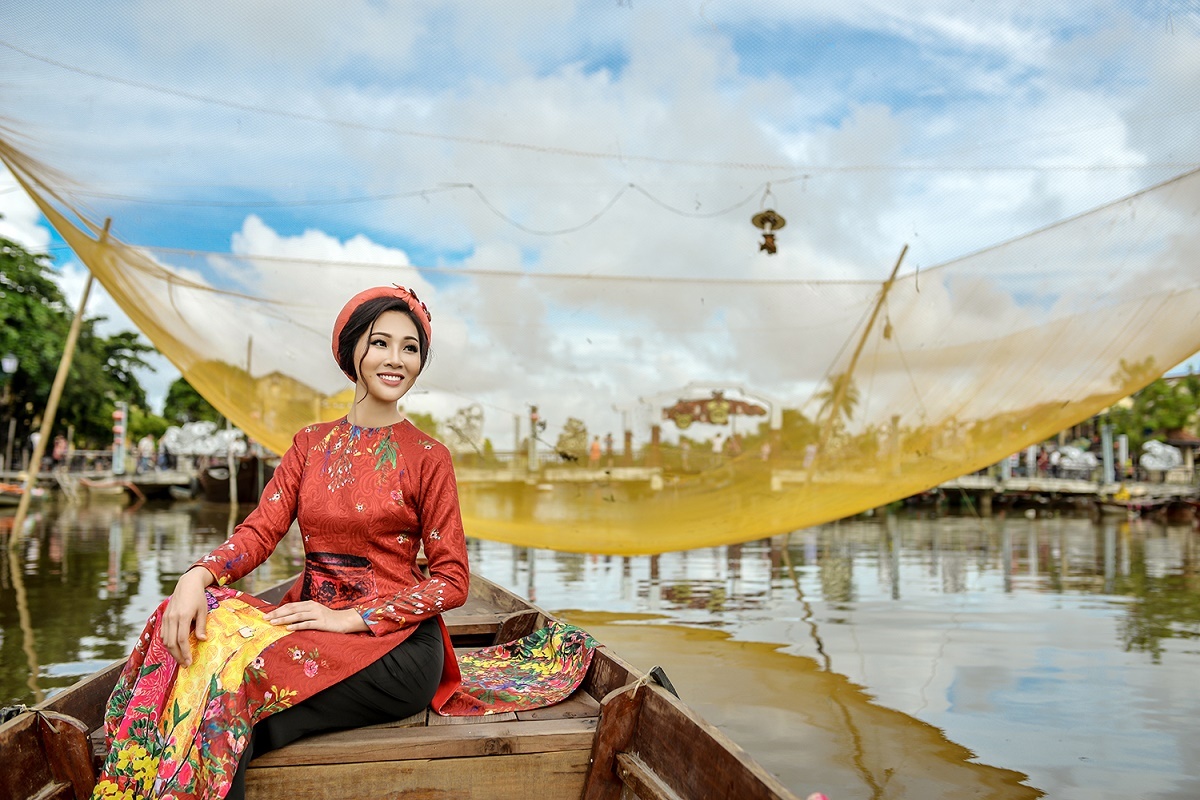 Diệu Ngọc thanh thoát trong tà áo truyền thống ảnh 7 Dieu Ngoc thanh thoat trong ta ao truyen thong anh 7