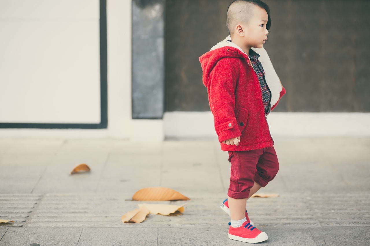 Con trai nuôi của Đỗ Mạnh Cường dạo phố cuối tuần ảnh 2 Con trai nuoi cua Do Manh Cuong dao pho cuoi tuan anh 2