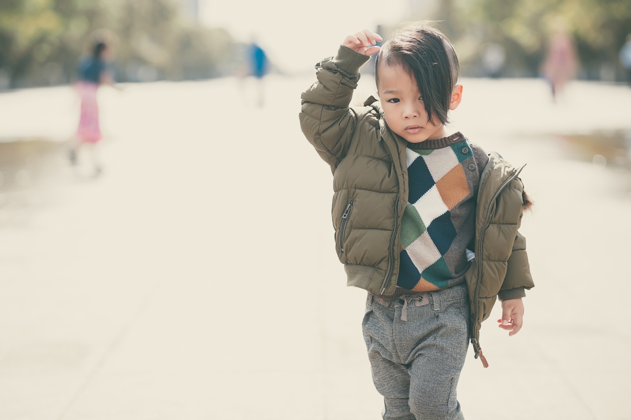 Con trai nuôi của Đỗ Mạnh Cường dạo phố cuối tuần ảnh 4 Con trai nuoi cua Do Manh Cuong dao pho cuoi tuan anh 4