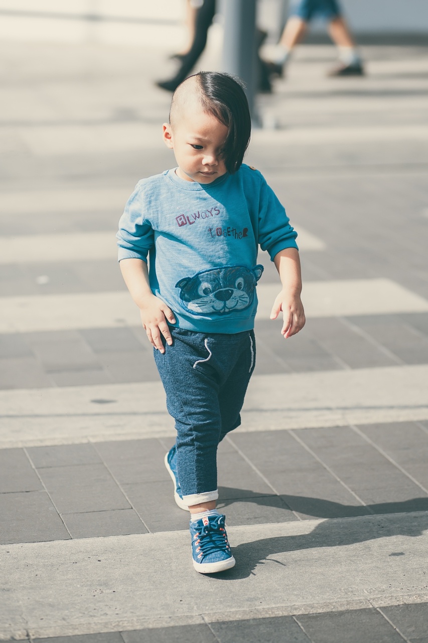 Con trai nuôi của Đỗ Mạnh Cường dạo phố cuối tuần ảnh 8 Con trai nuoi cua Do Manh Cuong dao pho cuoi tuan anh 8