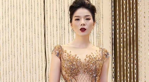 Phong cach thoi trang tinh te cua Le Quyen hinh anh