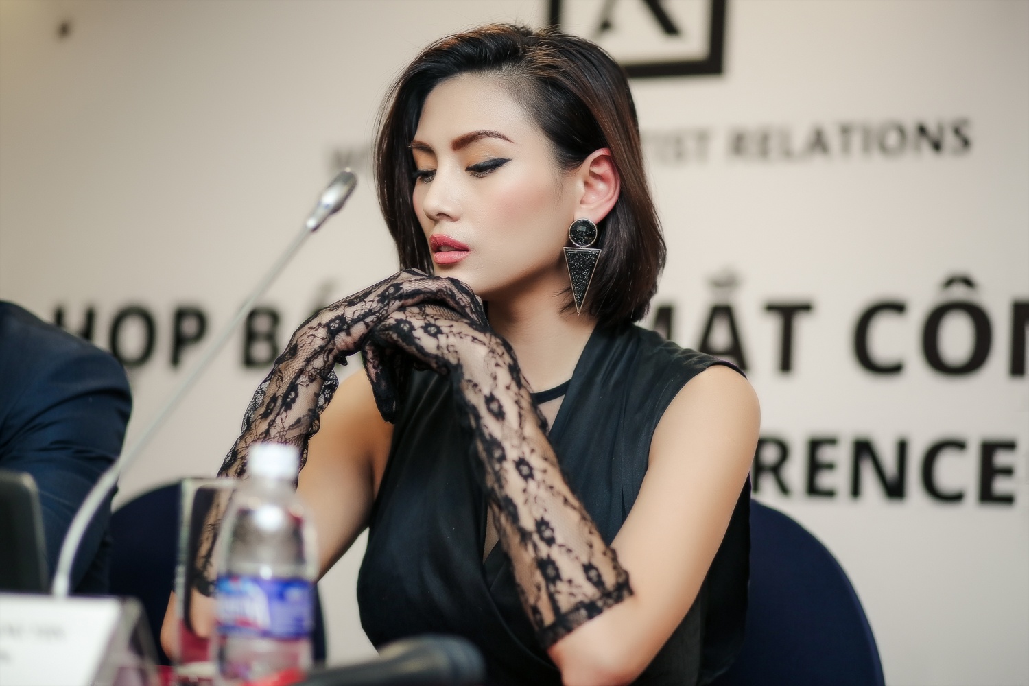 Vo Hoang Yen o su kien anh 2