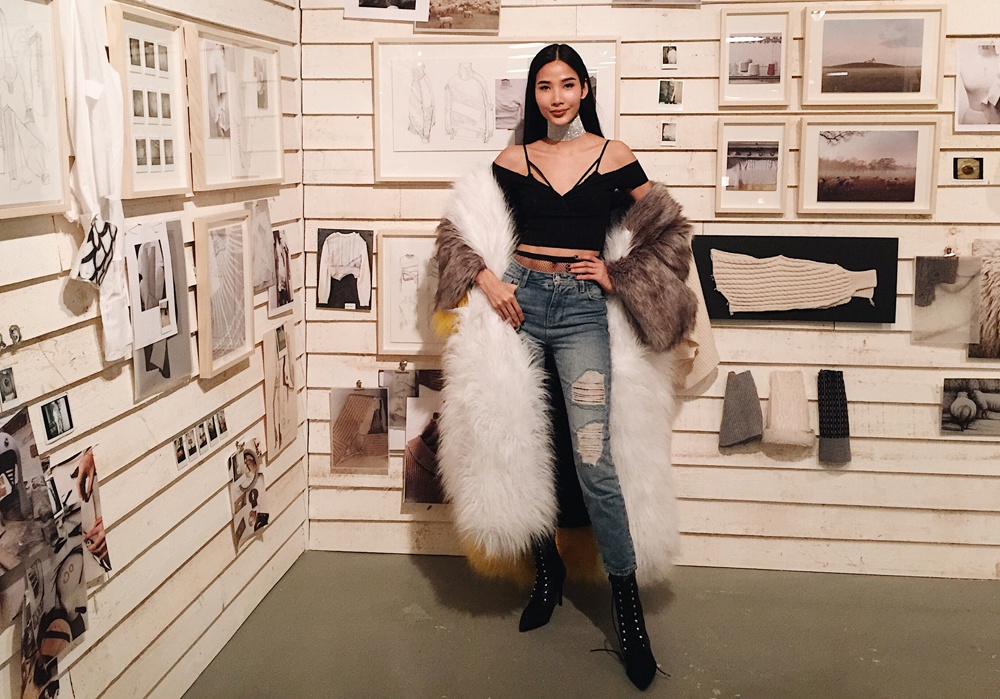 Hoang Thuy ngoi hang dau xem show Burberry anh 1