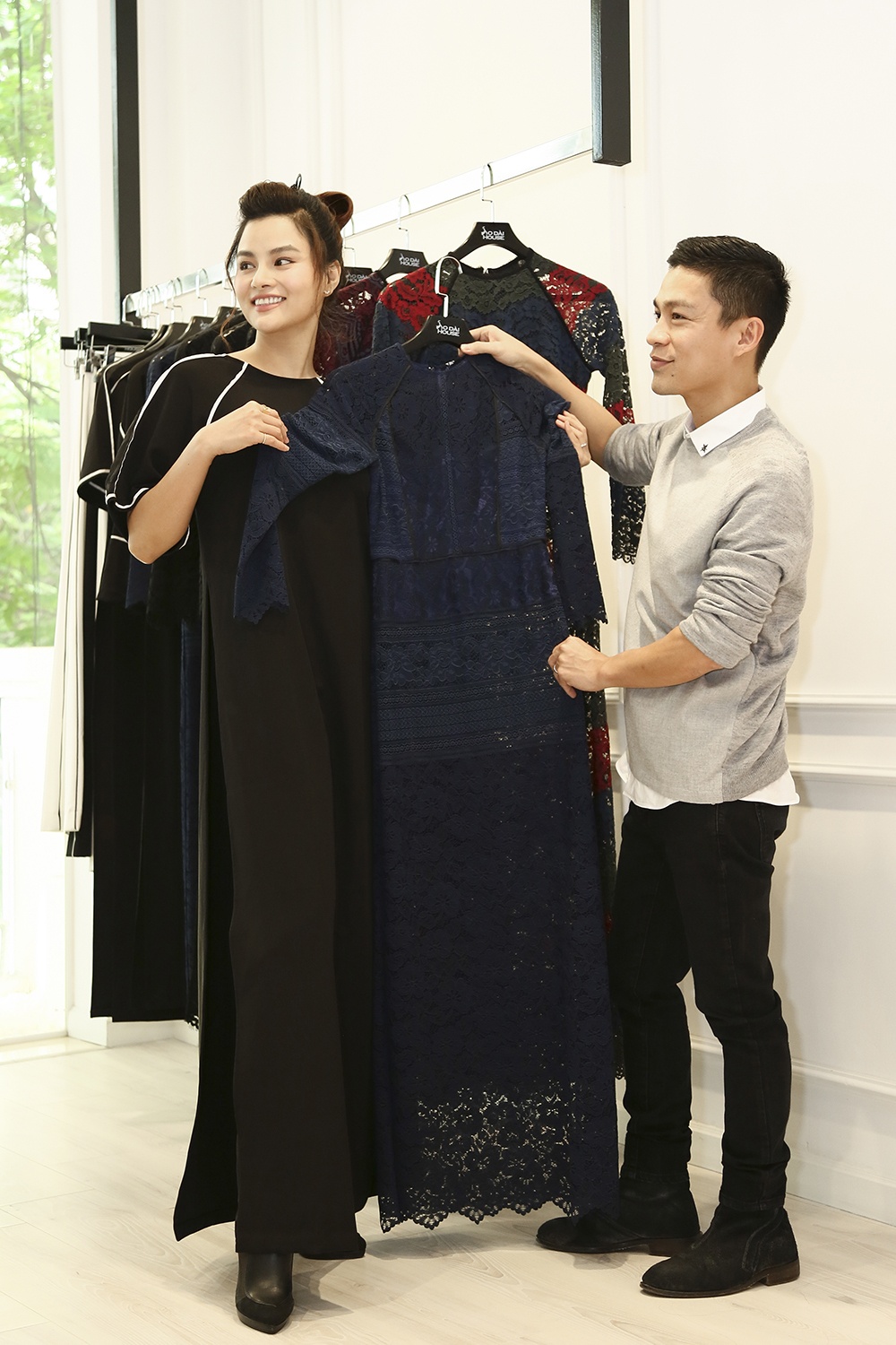 Vu Thu Phuong dien ao dai nen na anh 1