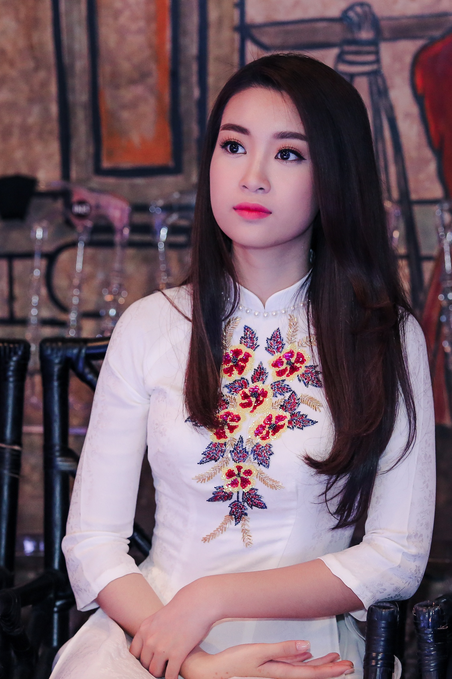 Do My Linh duyen dang voi ao dai trang anh 3
