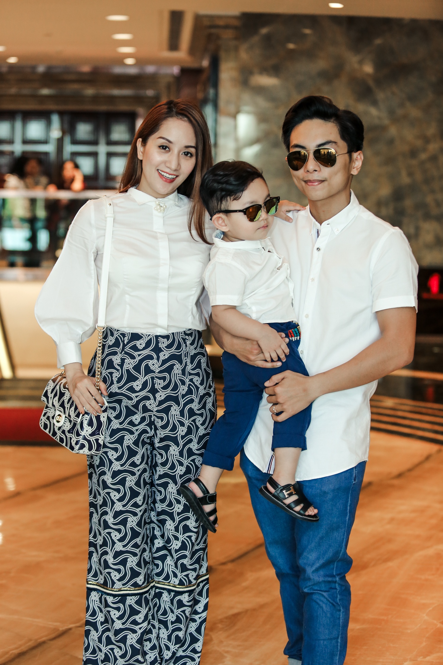 Khánh Thi - Phan Hiển đưa con trai đi sự kiện ảnh 1 Khanh Thi - Phan Hien dua con trai di su kien anh 1