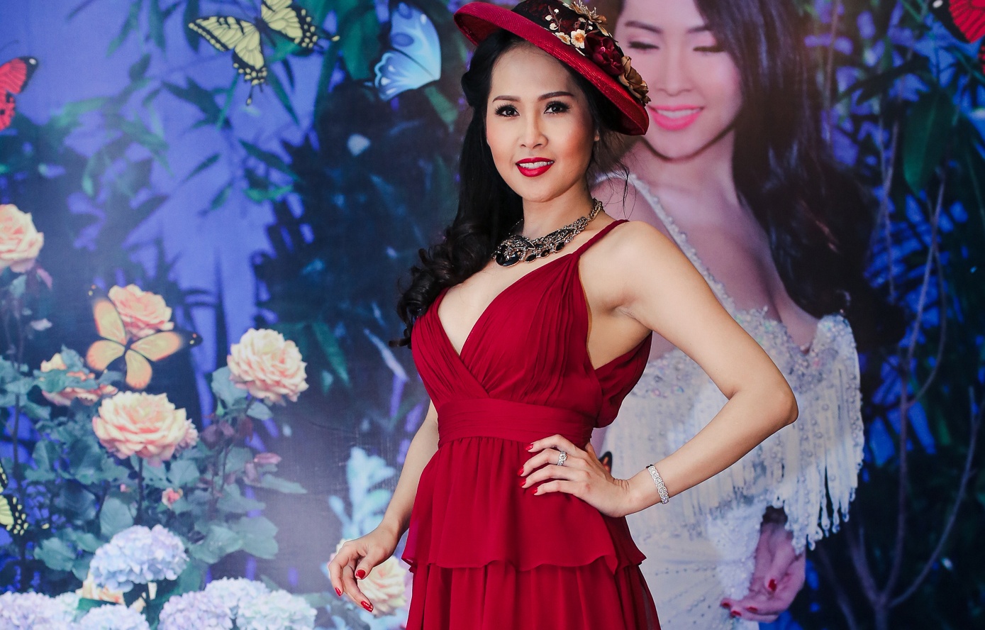 Con buom xuan - Minh Thu hinh anh