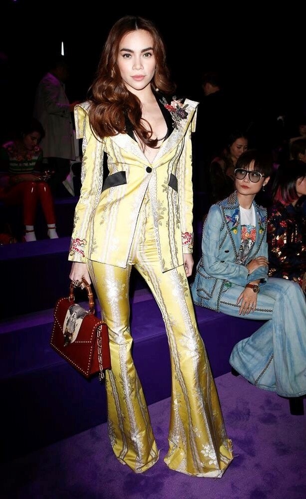 Nhung lan mac dep gay chu y su kien quoc te cua Ho anh 7