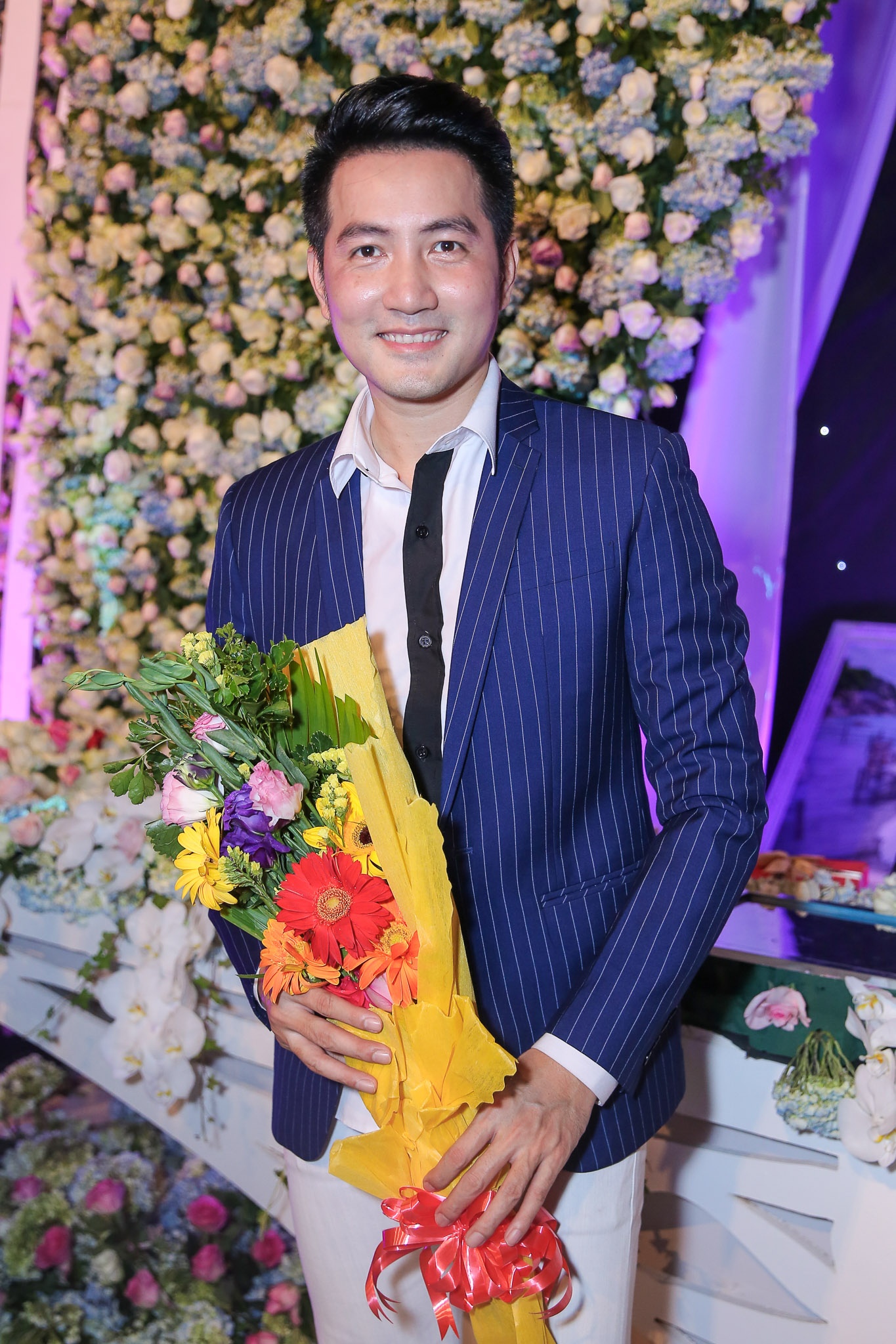 Hoai Linh,  Tran Thanh du dam cuoi khung anh 5