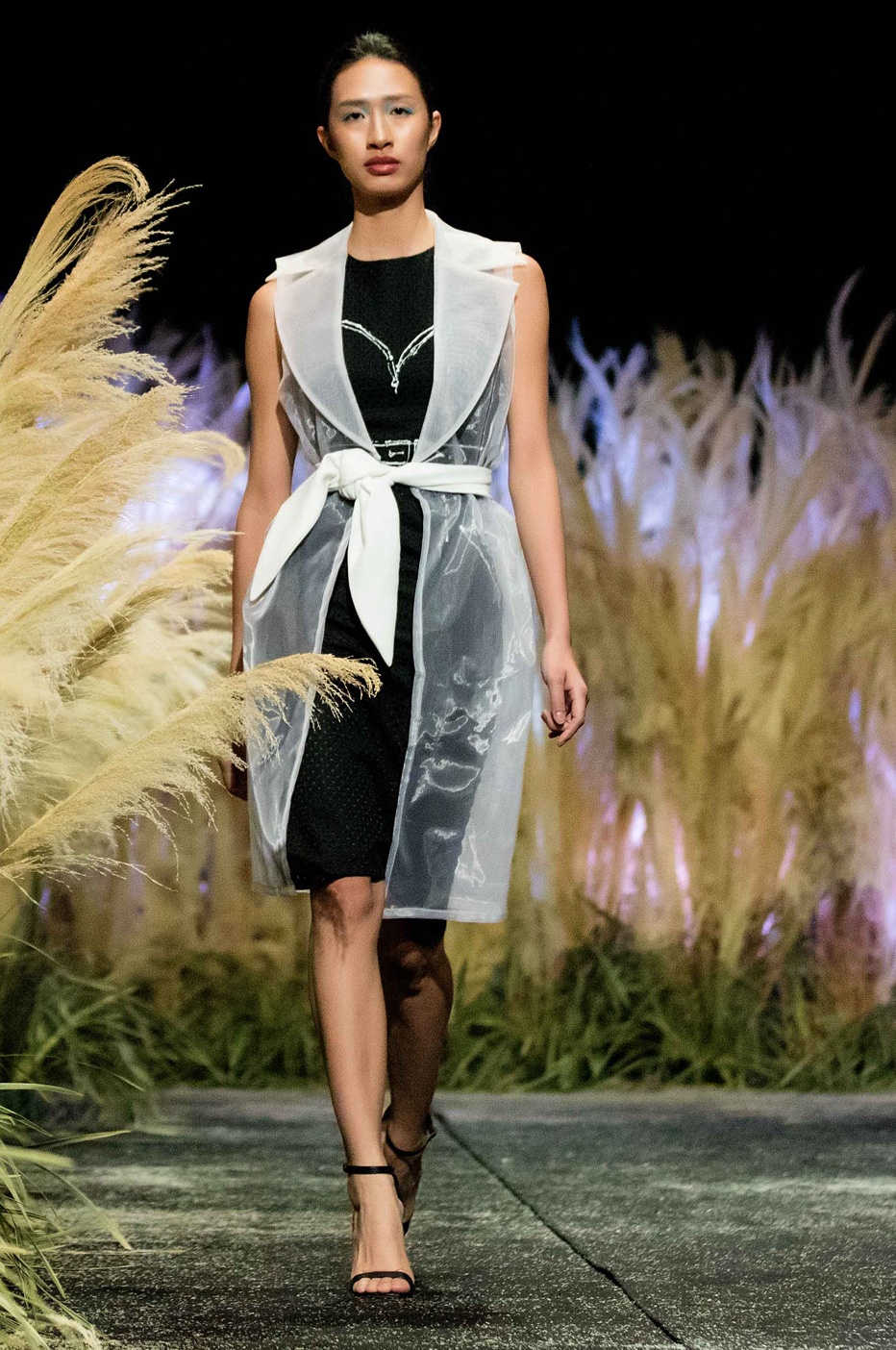 Người mẫu diện nội y ở Tuần lễ thời trang Việt ảnh 9 Nguoi mau dien noi y o Tuan le thoi trang Viet anh 9