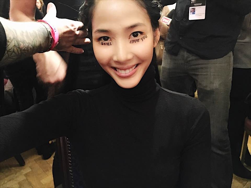 Sao Viet chuong loi trang diem mat A Dong anh 4