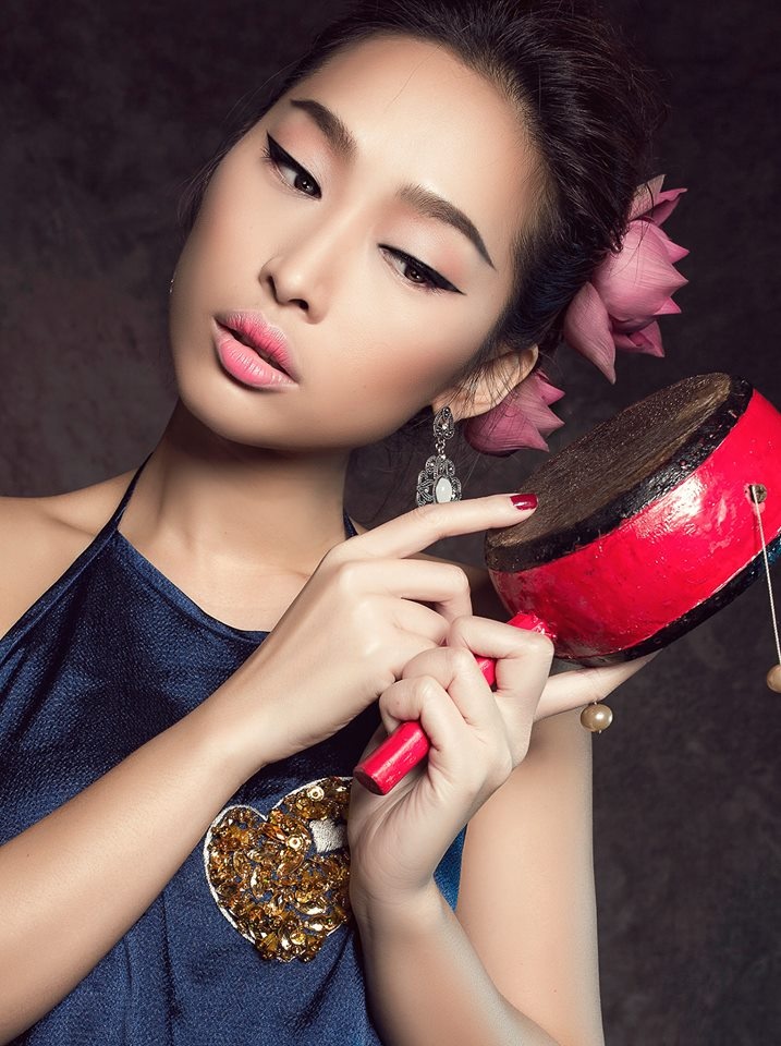 Sao Viet chuong loi trang diem mat A Dong anh 5