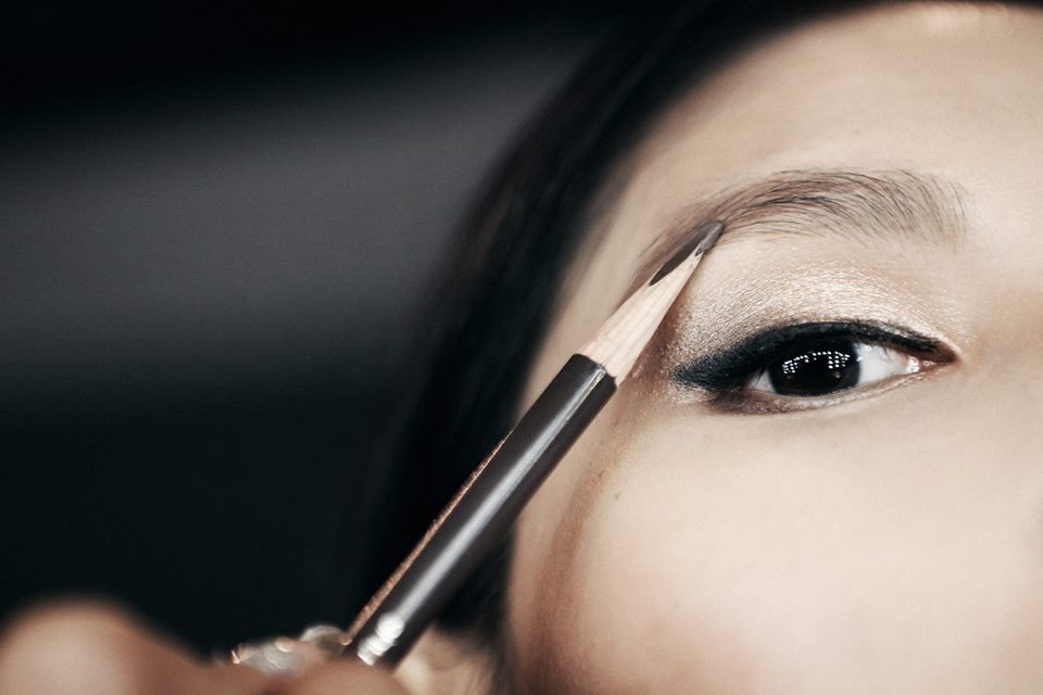 Sao Viet chuong loi trang diem mat A Dong anh 10