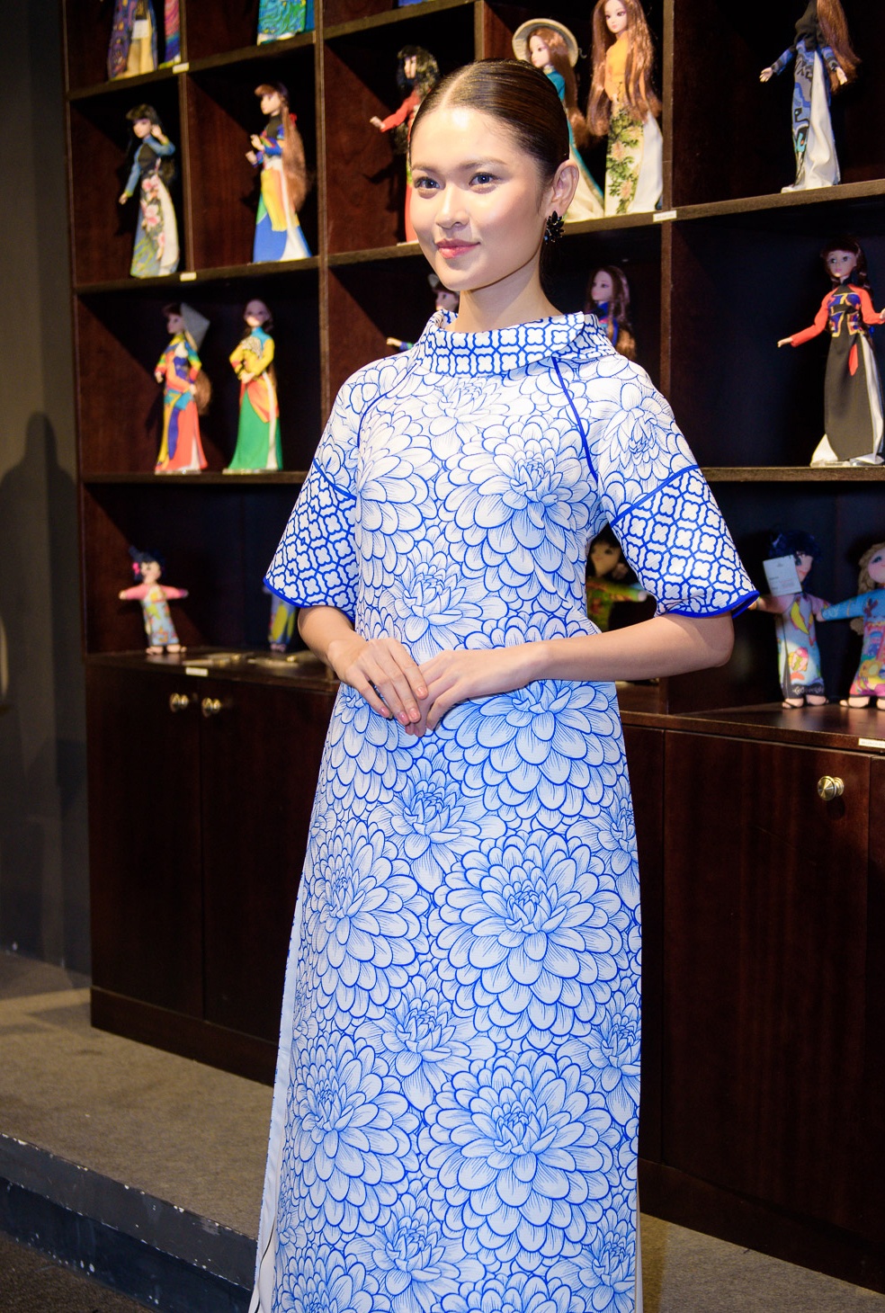 Dan sao Viet dien ao dai cach tan anh 8