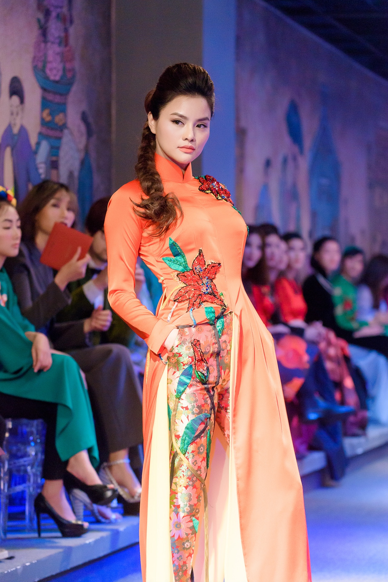 Vu Thu Phuong tro lai san dien anh 2