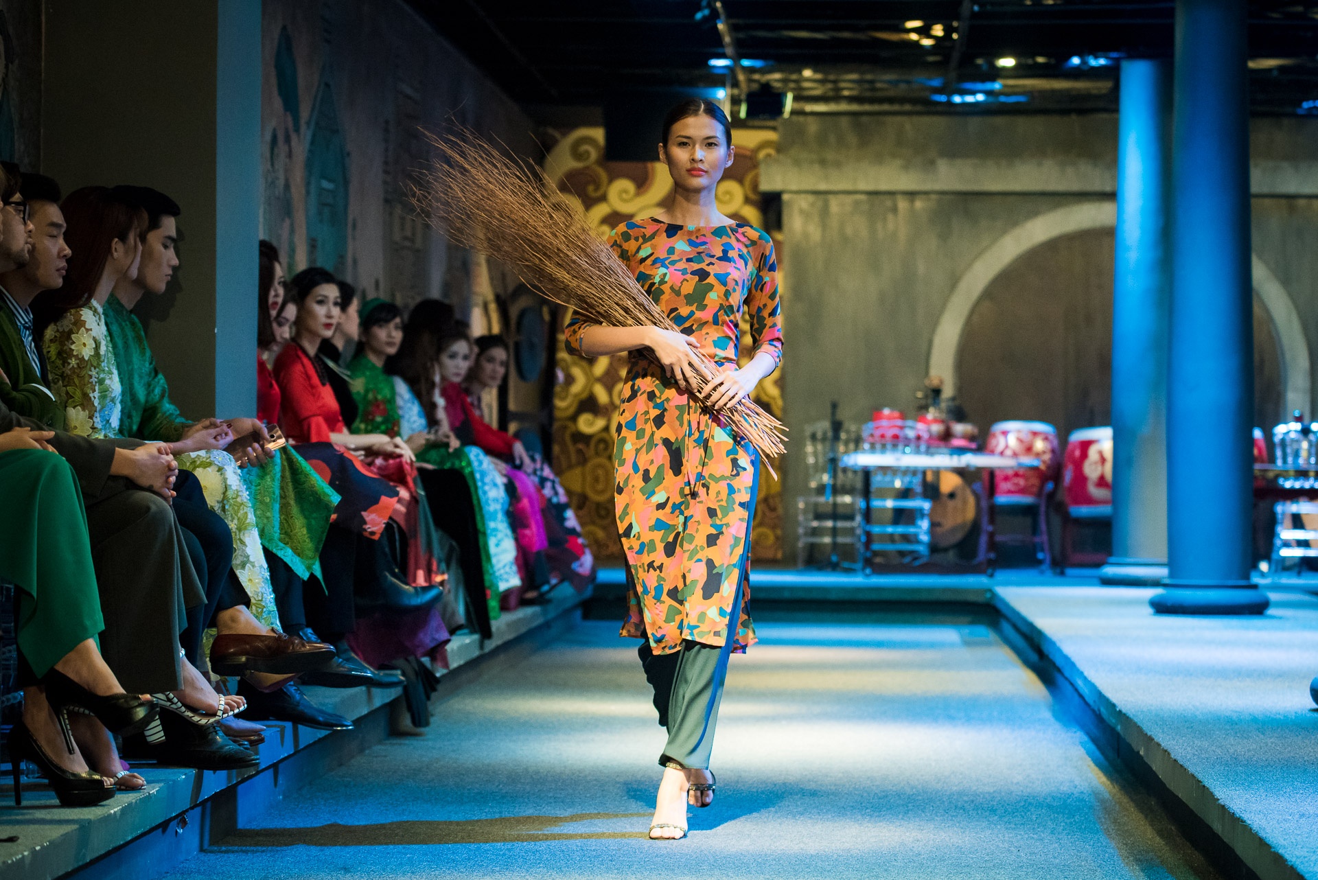 Vu Thu Phuong tro lai san dien anh 3