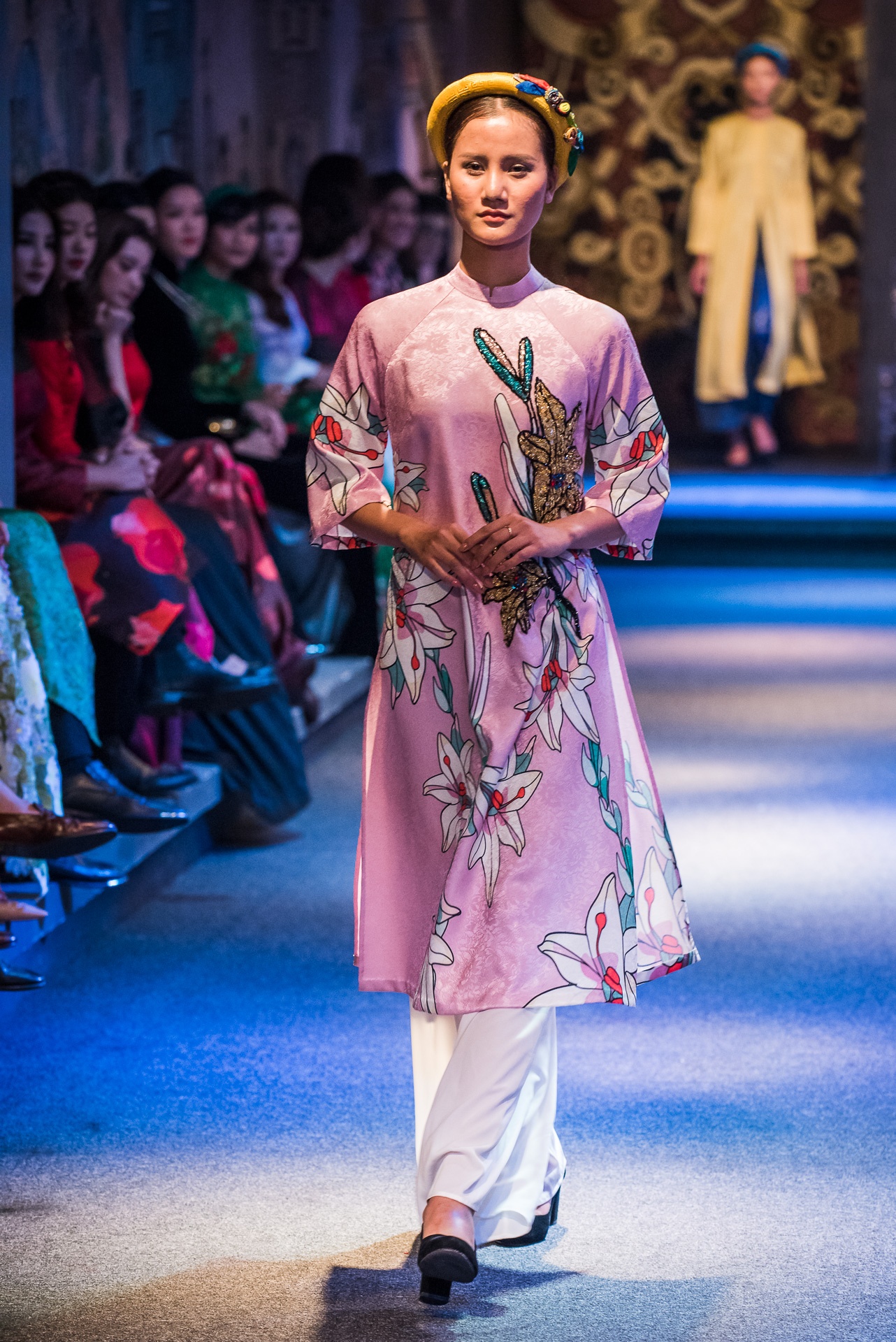 Vu Thu Phuong tro lai san dien anh 8