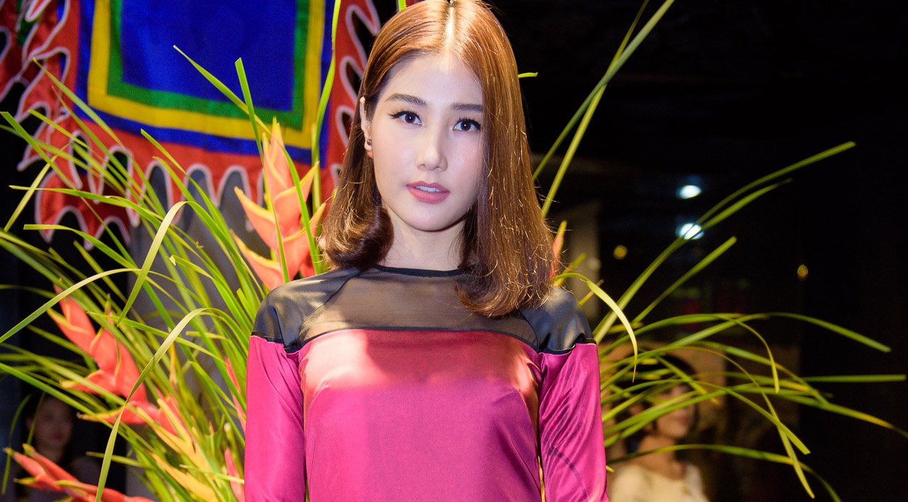 Dan sao Viet dien ao dai cach tan du le hoi hinh anh