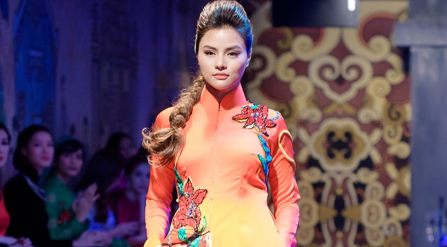 Vu Thu Phuong tai xuat san dien thoi trang hinh anh