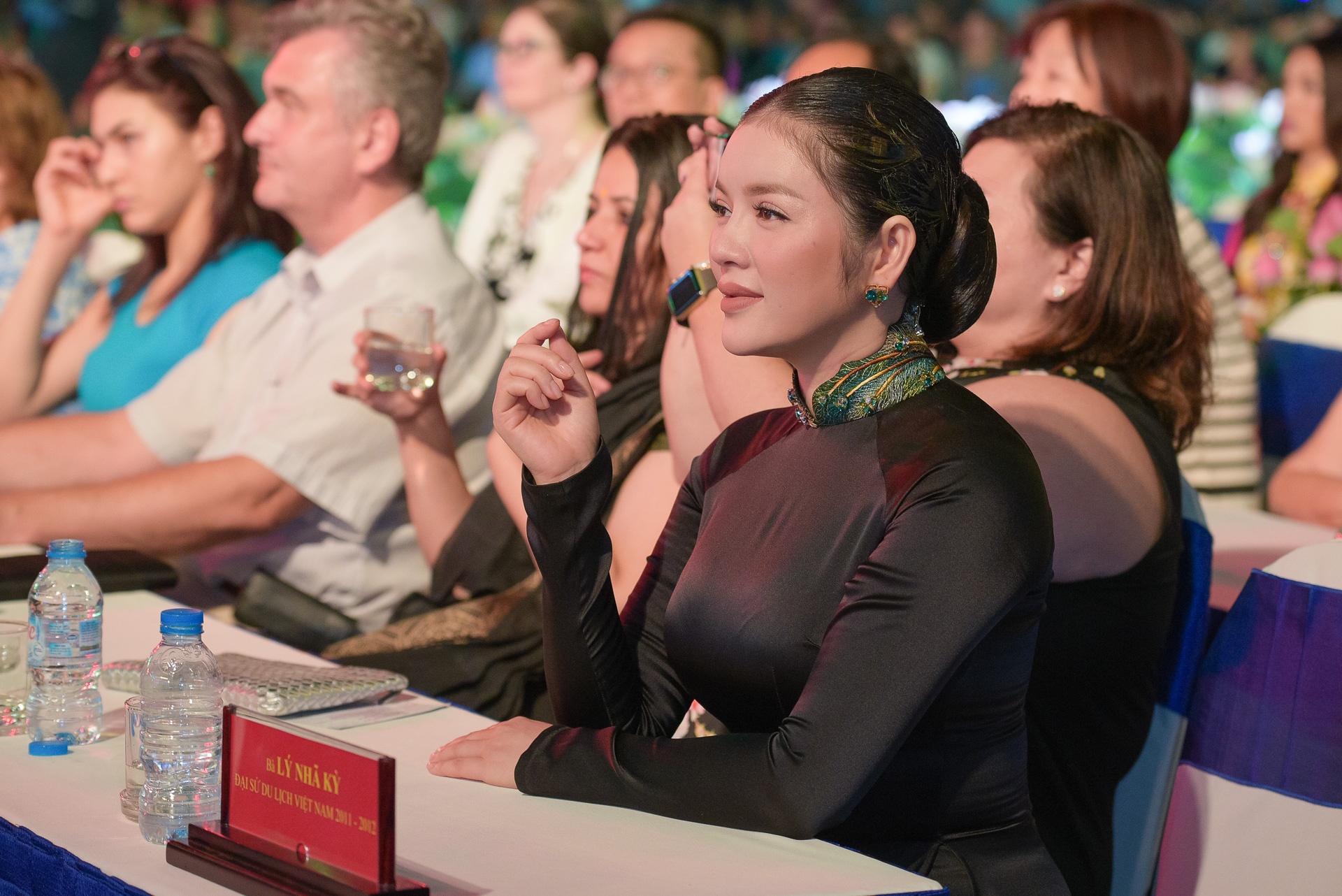 Ly Nha Ky du Le hoi Ao dai anh 2